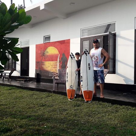 Sunset Surfing Beach Resort Матара Екстериор снимка