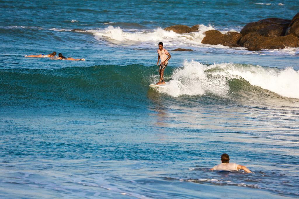 Sunset Surfing Beach Resort Матара Екстериор снимка
