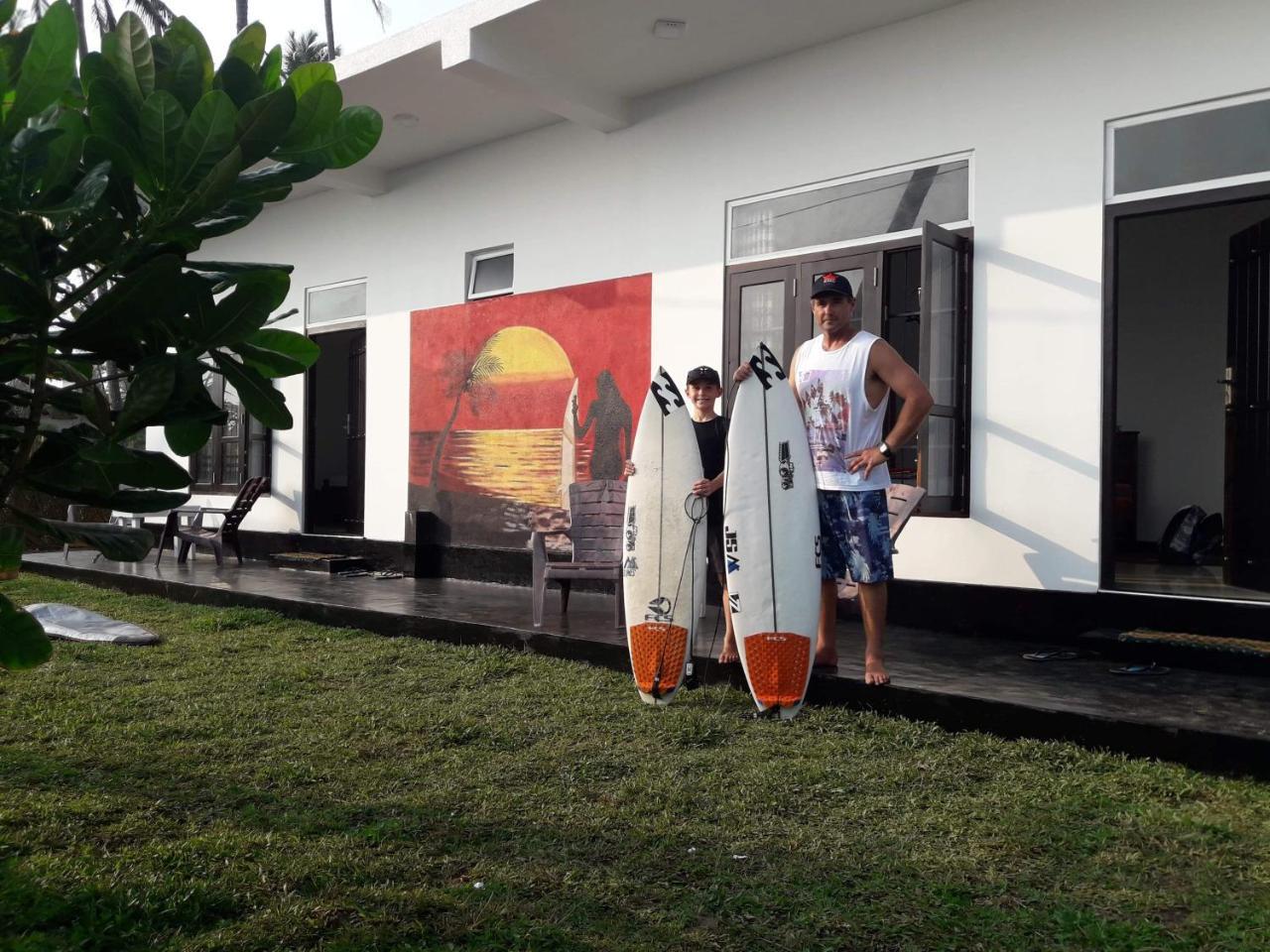 Sunset Surfing Beach Resort Матара Екстериор снимка
